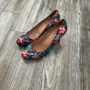 Naturalizer Floral Pumps in Teal and Pink